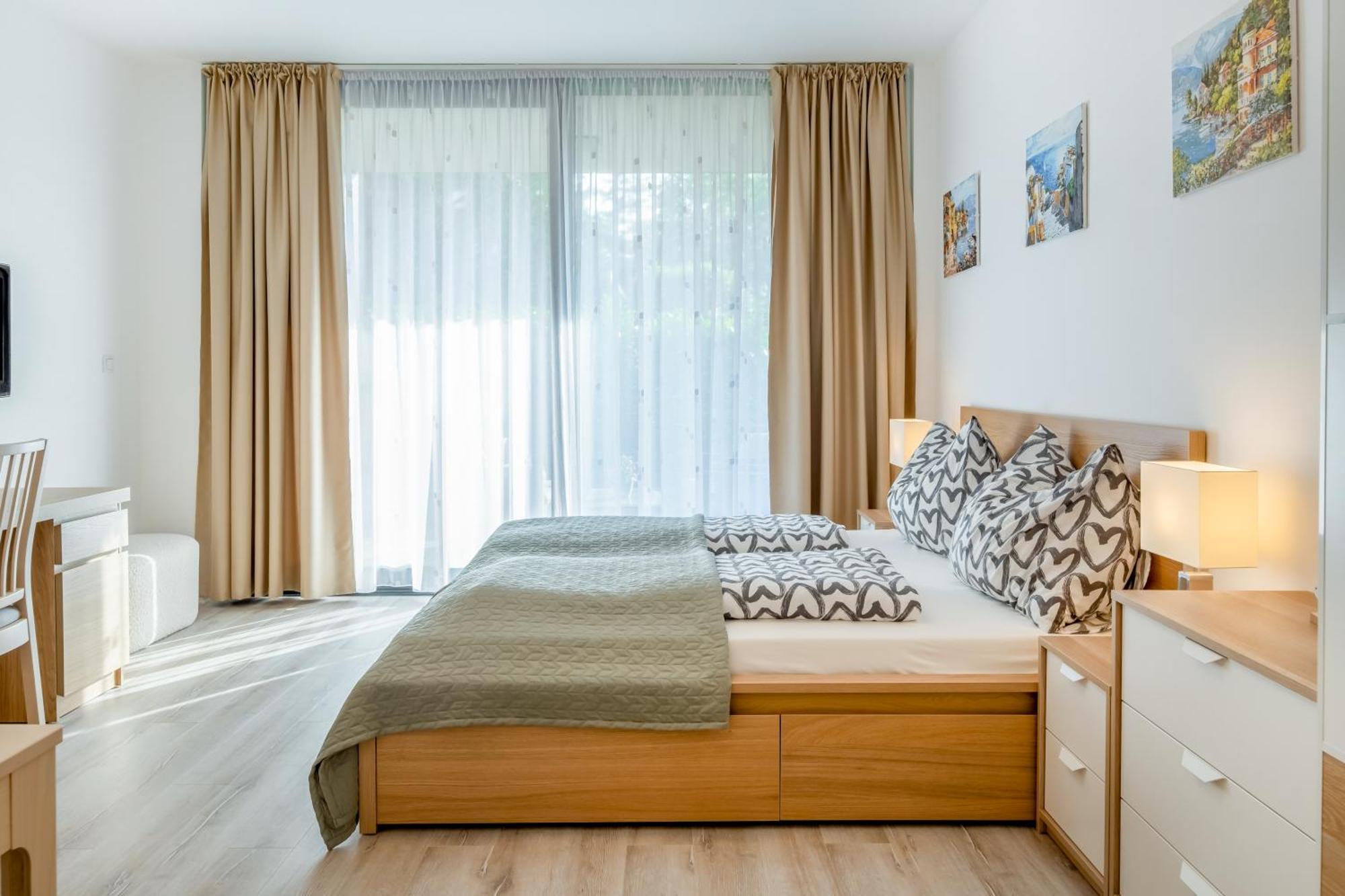 Mf Port Azur Wellness Apartments Siofok Exterior photo